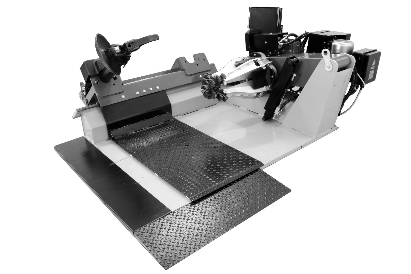 Raskaan kaluston rengaskone Giuliano S 560 PRO